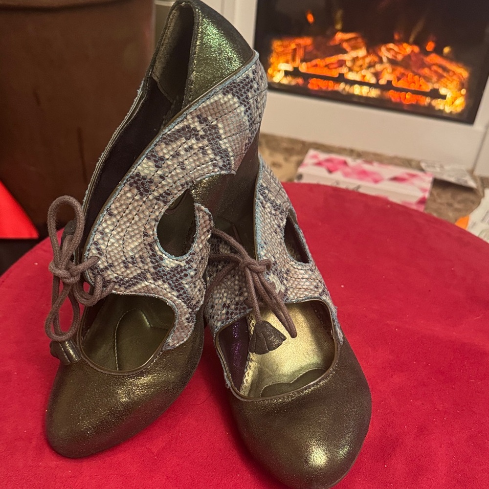 Poetic License Metallic Green and Snakeskin Heels